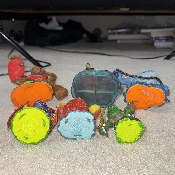 Skylanders Figure Lot of 6 Spyro, Eruptor, Thumpback & More Characters Trap Team - Picture 3 of 5